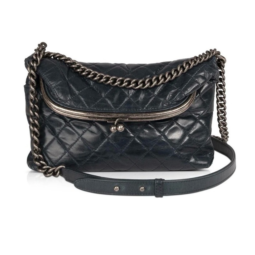CHANEL Elegant Blue Quilted Leather Bag